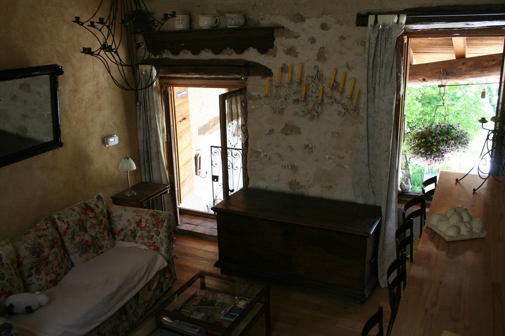 Chambre d'hôtes La Romarine Barnave Extérieur photo